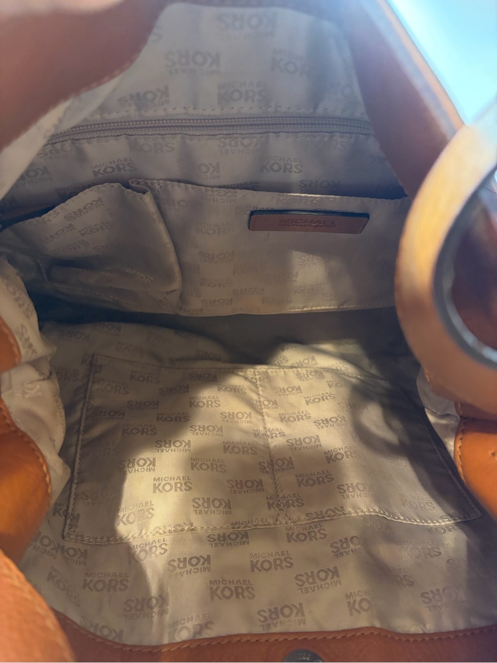 Michael Kors Tan Leather Shoulder Bag with Chain Strap - Picture 4 of 6
